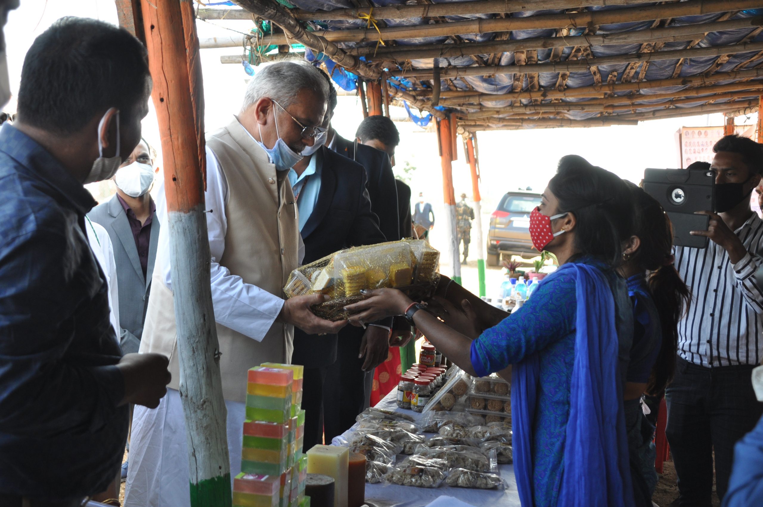 गौठानों के जरिए स्व-सहायता समूह ने स्वावलंबन की एक नई चेतना जगायी है - मुख्यमंत्री भूपेश बघेल