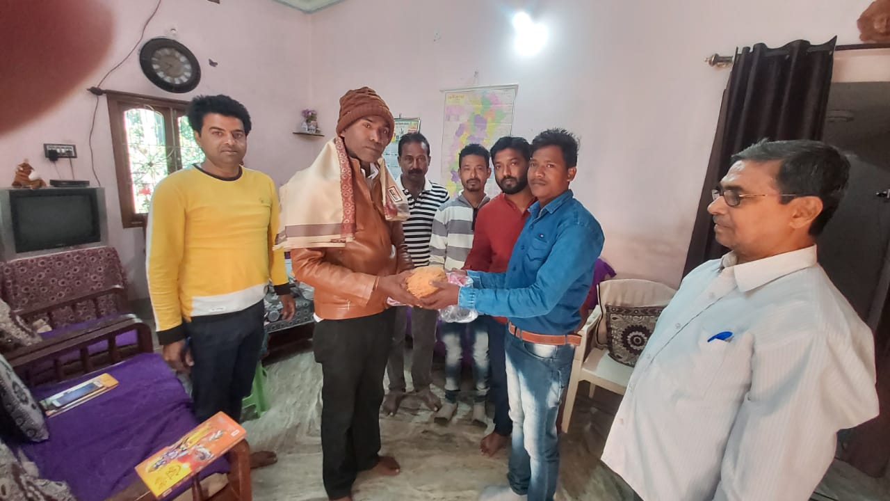 युवा कवि स्वपन बोस को किया गया सम्मानित