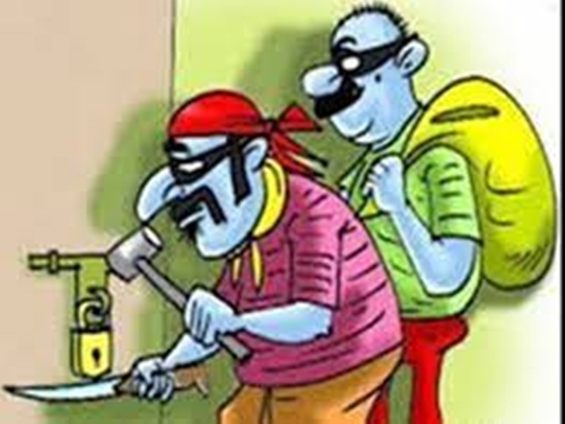 विवेकानंद कालेज में चोरी, 50 हजार नगदी समेत कंप्यूटर और प्रिंटर ले उड़े चोर