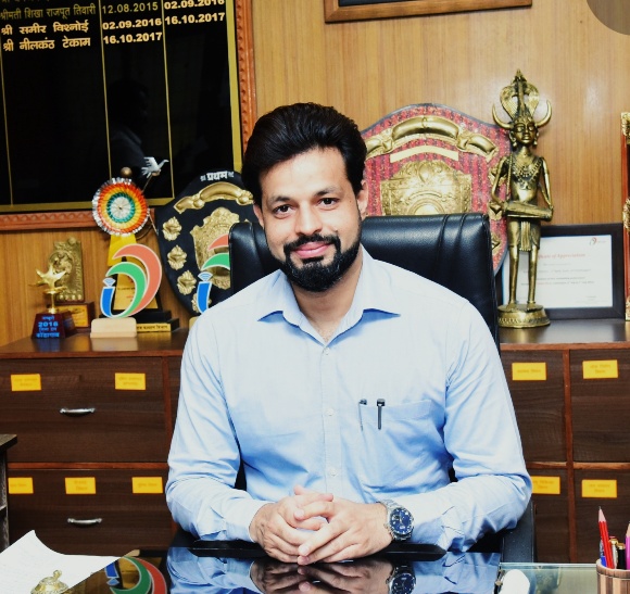 टीकाकरण में अनुपस्थित दो पंचायत सचिव को निलंबित करने कलेक्टर ने दिए निर्देश