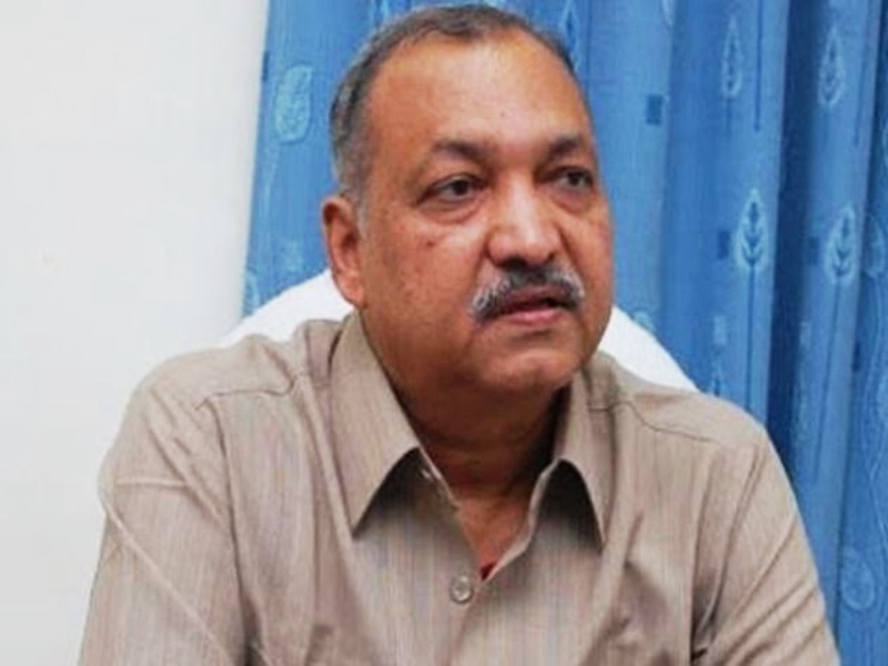 विकास कार्यों में अधिकारी रखें पारदर्शिता : रविंद्र चौबे