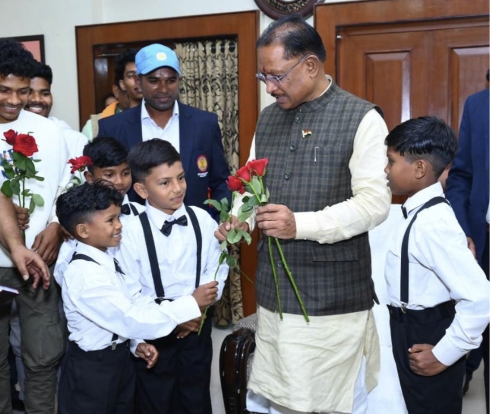 मुख्यमंत्री ने अबुझमाड़ मलखम्ब अकादमी के हुनरमंद खिलाड़ियों की शानदार उपलब्धियों को सराहा..