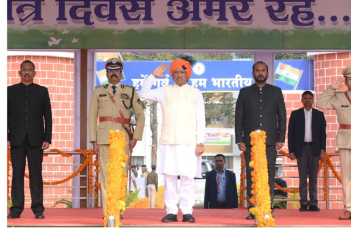 मुख्यमंत्री ने 75 वें गणतंत्र दिवस के पावन अवसर पर बस्तर जिला मुख्यालय जगदलपुर में किया ध्वजारोहण... 