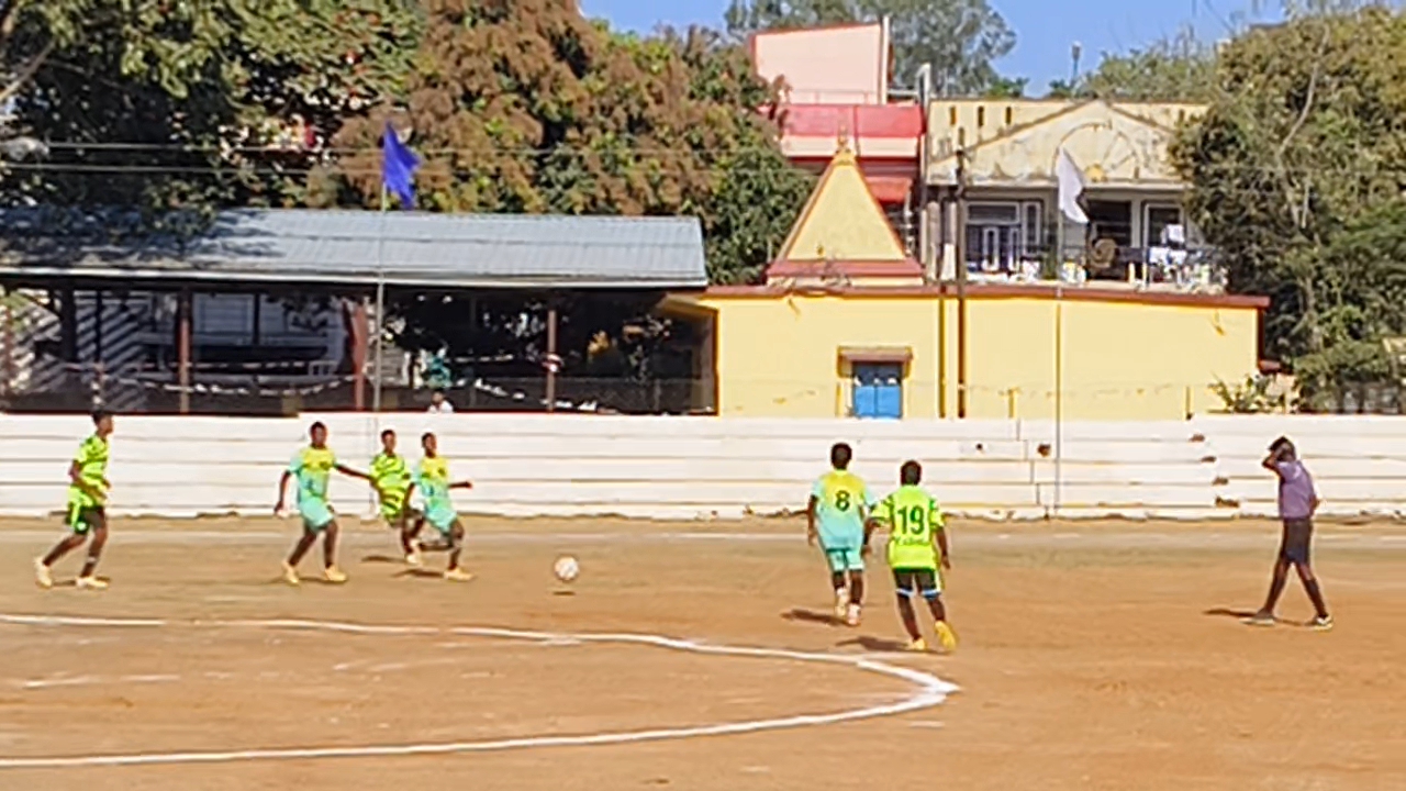 जगदलपुर व नारायणपुर के बीच मैच में नारायणपुर ने 5 गोल से विजय...
