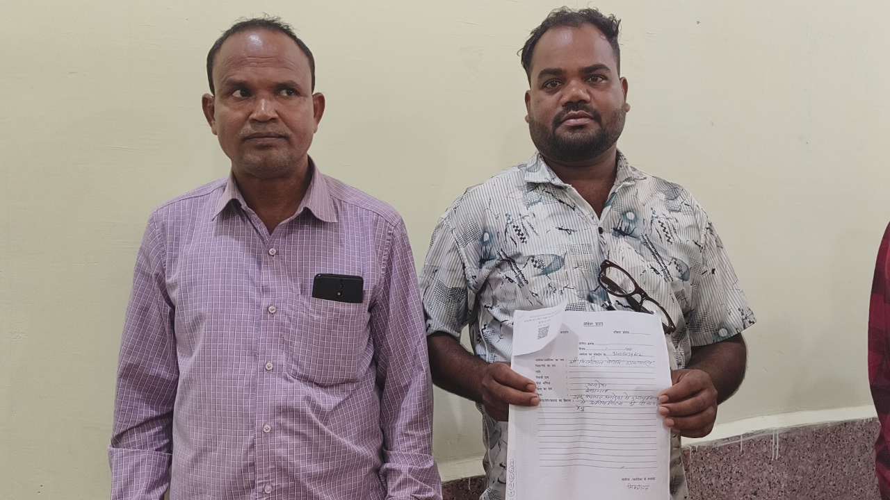 ग्राम पंचायत भगदेवा में राशन वितरण में गड़बड़ी, ग्रामीणों ने कलेक्टर को सौंपा ज्ञापन...